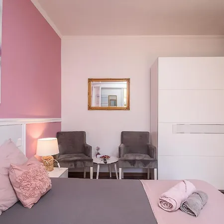 Vikeli Apartman Trogir