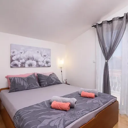 Apartment Vikeli *