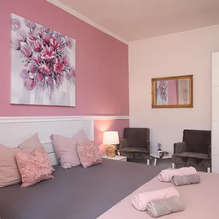 Vikeli Apartment