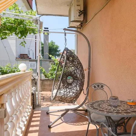 Vikeli Apartment *